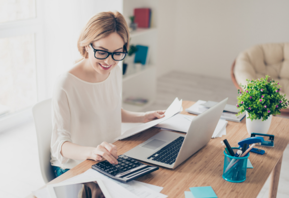 woman-working-at-computer